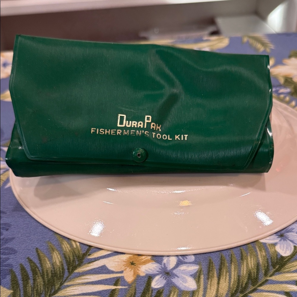 Simons Green Tool Kit with Red and Silver Accents